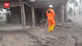 VIDEO: Tim Basarnas Sisir Area Terdampak Erupsi Gunung Semeru