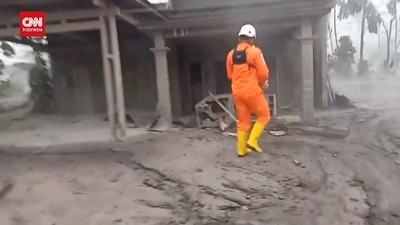 img-title VIDEO: Tim Basarnas Sisir Area Terdampak Erupsi Gunung Semeru