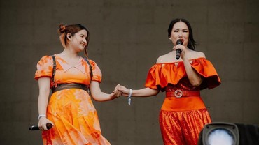 img-title 7 Foto Momen Haru Stephanie Poetri & Titi DJ Bertemu hingga Manggung di HITC 2022