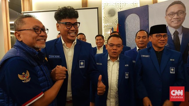 Artis Uya Kuya Gabung PAN, Akui Siap Maju Caleg Presenter Uya Kuya resmi bergabung dengan PAN. Ia mengaku sejak dulu bercita-cita jadi politikus.