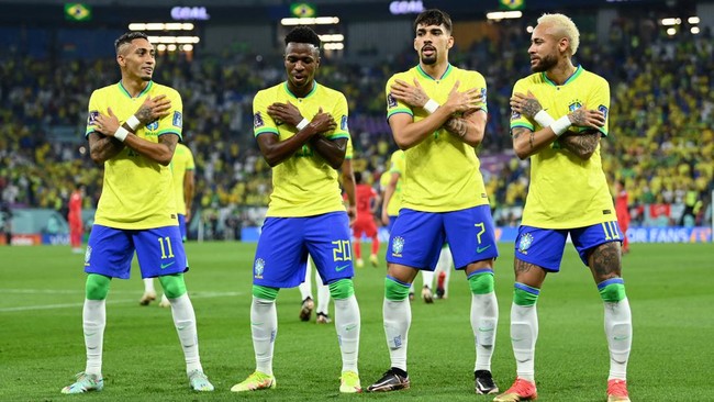 Kroasia dan Brasil jadi dua tim terbaru yang lolos ke babak perempat final Piala Dunia 2022. Berikut daftar tim lolos perempat final Piala Dunia 2022.