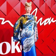 Deretan Selebriti Bergaya Paling Nyentrik di The Fashion Awards 2022! Ada Pacar Robert Pattinson