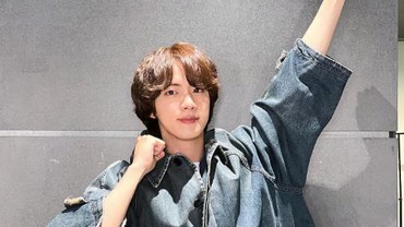 Tetap Ganteng, Jin BTS Pamer Rambut Cepak Jelang Wamil