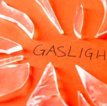 img-title Kata Gaslighting Terpilih Jadi Word of the Year 2022, Kok Bisa? Ini Alasannya!