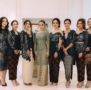 Inspirasi Kebaya Bridesmaids Simpel Tapi Mewah ala Artis Indonesia