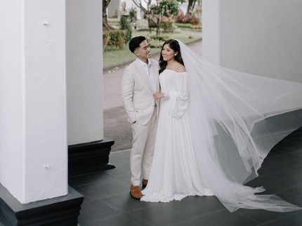 7 Potret Prewed Serba Putih Kaesang dan Erina, Sebut Tak Sabar Nikahi Bidadari