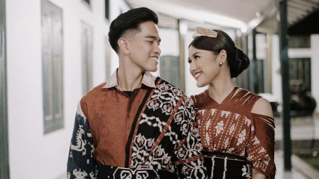 Erina menyebut dirinya melihat bagaimana Kaesang Pangarep berjuang sendirian mempersiapkan pidato sebagai Ketua Umum PSI.