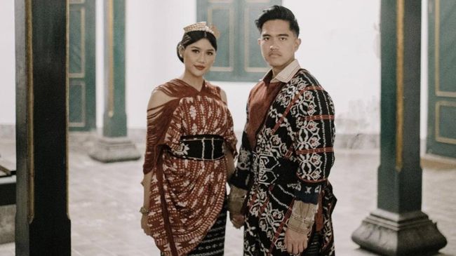 Prosesi pernikahan Kaesang Pangarep dan Erina Gudono resmi dimulai hari ini, Kamis (8/12), berupa semaan Al-Qur'an dan pengajian.