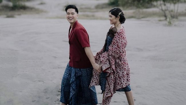Live streaming akad nikah Kaesang dan Erina bisa disaksikan di bawah ini.