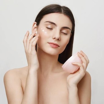 6 Kandungan Bahan Ini Dipercaya Membantu Melawan Tanda Penuaan Dini, Cek Sudah Ada di Dalam Skincare Kamu?