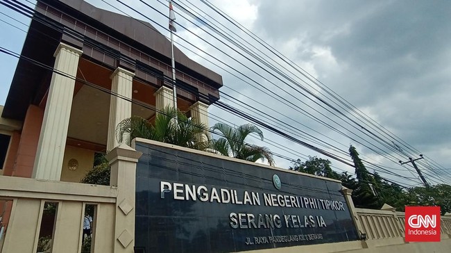 Sidang lanjutan Nikita Mirzani yang mestinya digelar pada Senin (12/12) ini ditunda hingga Kamis (15/12) karena saksi korban sakit.