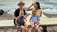 7 Potret Nikita Willy dan Sang Adik Liburan Bareng, Bawa Anak Masing-masing