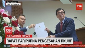 VIDEO: RKUHP Resmi Disahkan Jadi UU dalam Paripurna DPR
