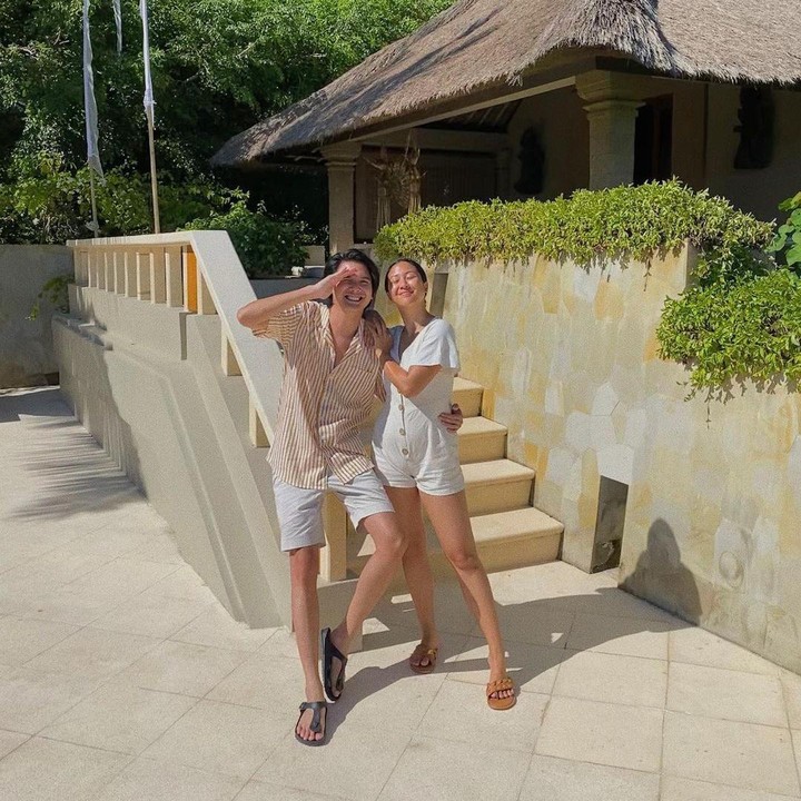 <p>Baskara beberapa kali mengunggah potret dan video ketika ia menjelajah Pulau Bali bersama sang istri. (Foto: Instagram @baskaramahendra)</p>