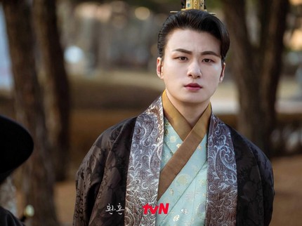 5 Potret Shin Seung Ho, Mantan Bodyguard Red Velvet yang Kini Jadi Aktor & Lawan Main Irene