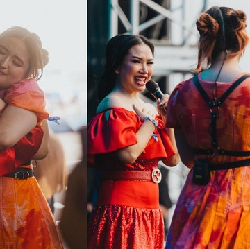 img-title Simak Gaya Kompak Titi DJ dan Stephanie Poetri, Duet Bareng di Panggung Head In The Clouds 2022