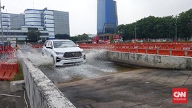 img-title Impresi Singkat Innova Zenix Hybrid: Hening di Kecepatan Rendah
