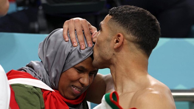 Pelatih Maroko Walid Regragui menyatakan timnya menjunjung tinggi budaya menghormati Ibu. Hal itu yang juga terlihat di Piala Dunia 2022.