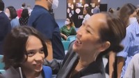 <p>Beberapa waktu yang lalu, Bunga Citra Lestari membagikan momen kelulusan putra semata wayangnya, Noah Sinclair. Dalam unggahan tersebut, ia menghadiri acara wisuda SD kelulusan Noah. (Foto: Instagram @bclsinclair)<br /><br /><br /></p>