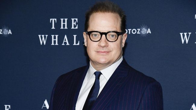 Sutradara Batgirl doakan Brendan Fraser menang Oscar lewat peran di The Whale dengan harapan film mereka dapat sedikit harapan untuk tayang.