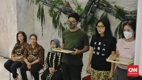 FOTO: Keluarga Erina Gudono Gladi Bersih Upacara Jelang Pernikahan