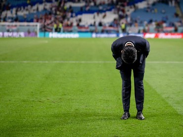 img-title Jenis dan Makna 'Ojigi' Posisi Membungkuk Hajime Moriyasu Pelatih Jepang