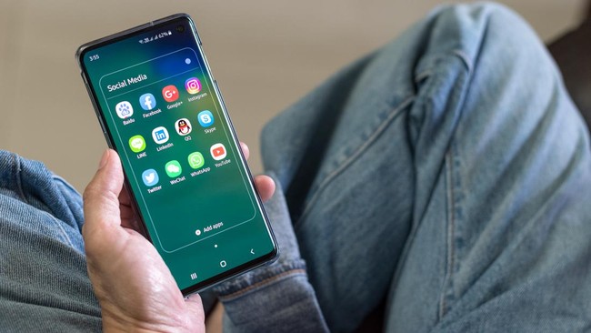 7 Cara Mengatasi Memori HP yang Penuh pada Android dengan Mudah Cara mengatasi memori Hp yang penuh pada Android cukup mudah dan bisa Anda langsung praktikan. Simak langkahnya berikut ini.