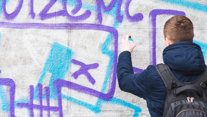 Ilustrasi mencoret tembok