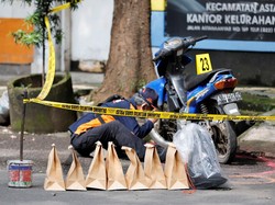 Temuan Belasan Lembar Protes KUHP di TKP Bom Bunuh Diri Astana Anyar