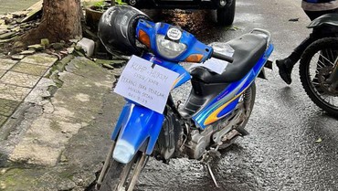 img-title Isi Surat At-Taubah QS 9:29 yang Ada di Motor Pelaku Bom di Polsek Astana Anyar
