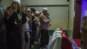 Jejak Darah Aiptu Sofyan yang Tercecer di Masjid Hidayatul Iman