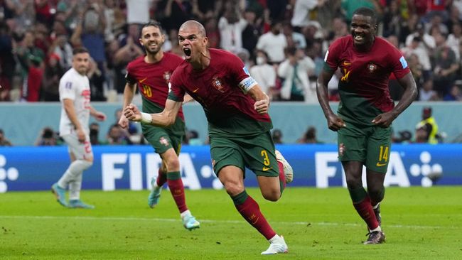 Portugal unggul 2-0 atas Swiss hingga akhir babak pertama babak 16 besar Piala Dunia 2022 di Stadion Lusail Iconic, Lusail, Rabu (7/12).