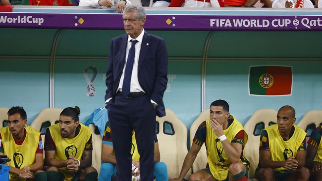 Pelatih Fernando Santos resmi berpisah dengan timnas Portugal setelah gagal di Piala Dunia 2022, Jumat (16/12) dini hari WIB.
