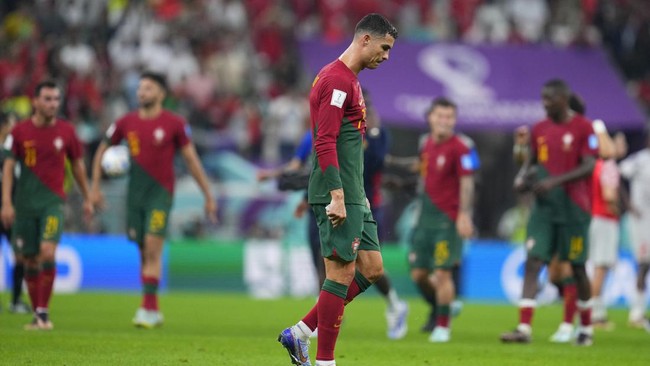Fernando Santos menyatakan keputusan menempatkan Cristiano Ronaldo di bangku cadangan murni bersifat taktik, bukan karena kelakuan CR7.