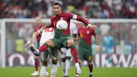Ronaldo Bakal Cetak Rekor Dunia Lagi, Messi Tetap Mengintai