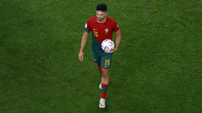Goncalo Ramos membeberkan suasana ruang ganti timnas Portugal setelah pelatih Fernando Santos menempatkan Cristiano Ronaldo di bangku cadangan.