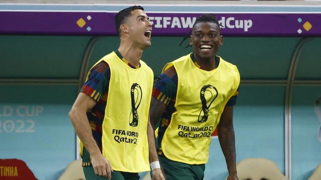 Cristiano Ronaldo dituding tertawa palsu saat Goncalo Ramos bersinar dalam duel Portugal vs Swiss di babak 16 besar Piala Dunia 2022, Rabu (7/12) dini hari WIB.
