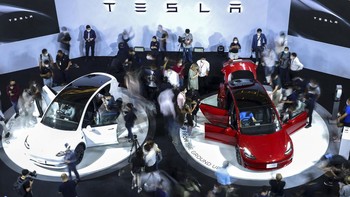 FOTO: Dua Model Tesla Meluncur di Thailand, Harga Mulai Rp700 Jutaan