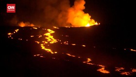 VIDEO: Momen Lelehan Lava Gunung Maula Loa Nyaris Tutup Jalan