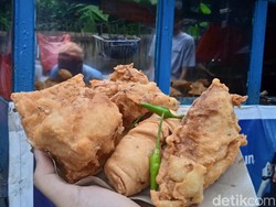 3 Tips Menggoreng Agar Hasilnya Renyah Tahan Lama dari Tukang Gorengan