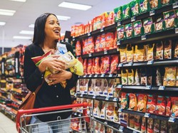 Siasati Belanja Bulanan hingga Rela Makan Murah Demi Berhemat