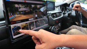 Kamera ETLE Diduga Tilang Penumpang Saat Main Ponsel