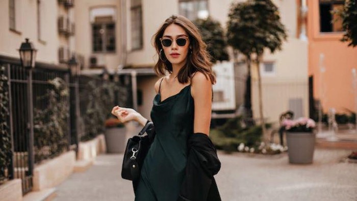 Hitam Memang Warna Universal, Namun Sebaiknya Tidak Kamu Pakai di 4 Kesempatan Ini!