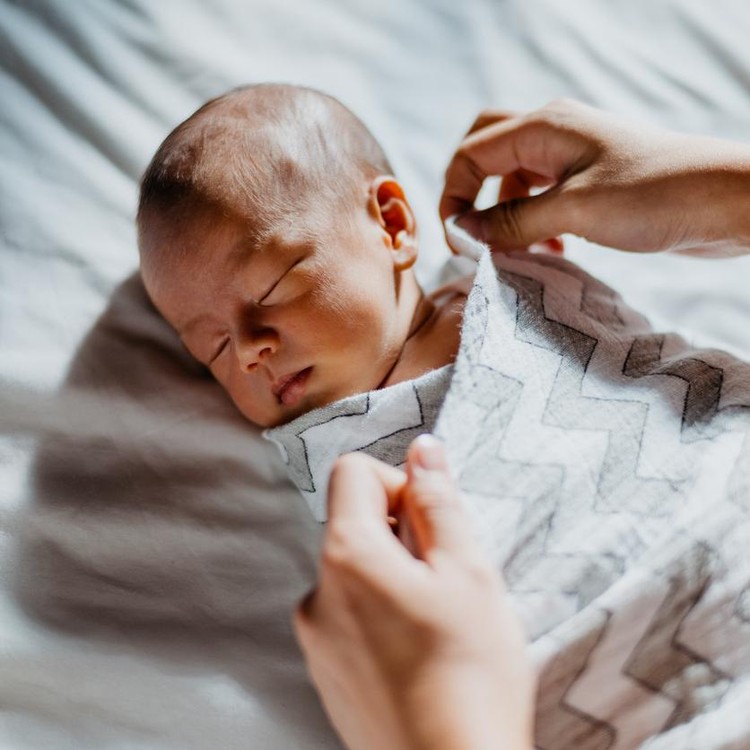 7 Penyebab Bayi Rewel saat Mau Tidur, Seperti Apa Cara Mengatasinya?