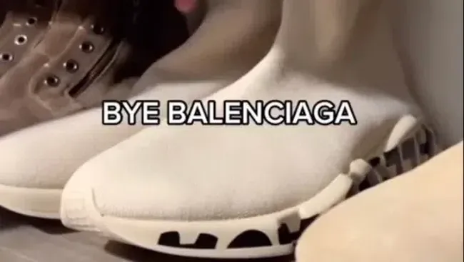 Balenciaga speed hot sale trainer peeling