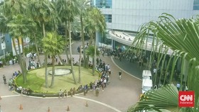Gempa Sukabumi Terasa hingga Jakarta, Pekerja Kantor Berhamburan