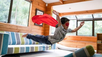 BAHAYA ANAK MENONTON FILM SUPERHERO