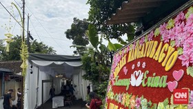 Janur Kuning Mulai Melengkung Jelang Pernikahan Erina dan Kaesang