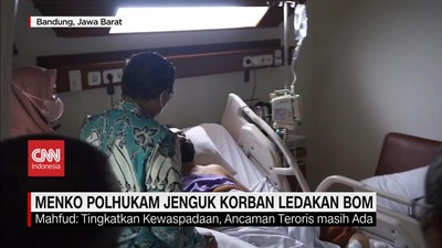 VIDEO: Mahfud MD Jenguk Korban Ledakan Bom Bunuh Diri di Bandung