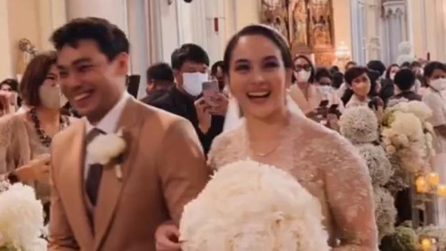 Momen Pemberkatan Chelsea Islan & Rob Clinton